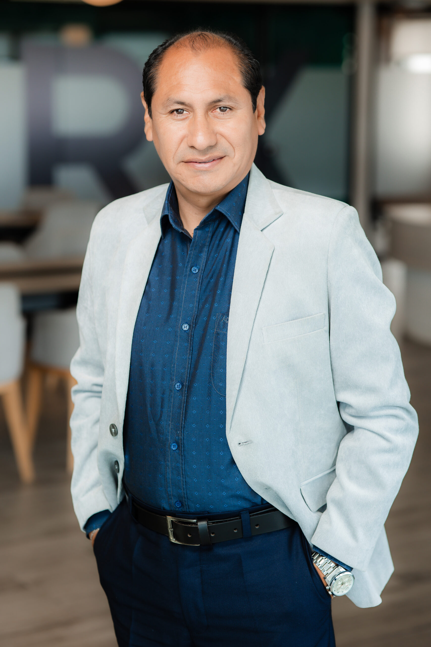 Oscar Albujar HEADSHOTS-8